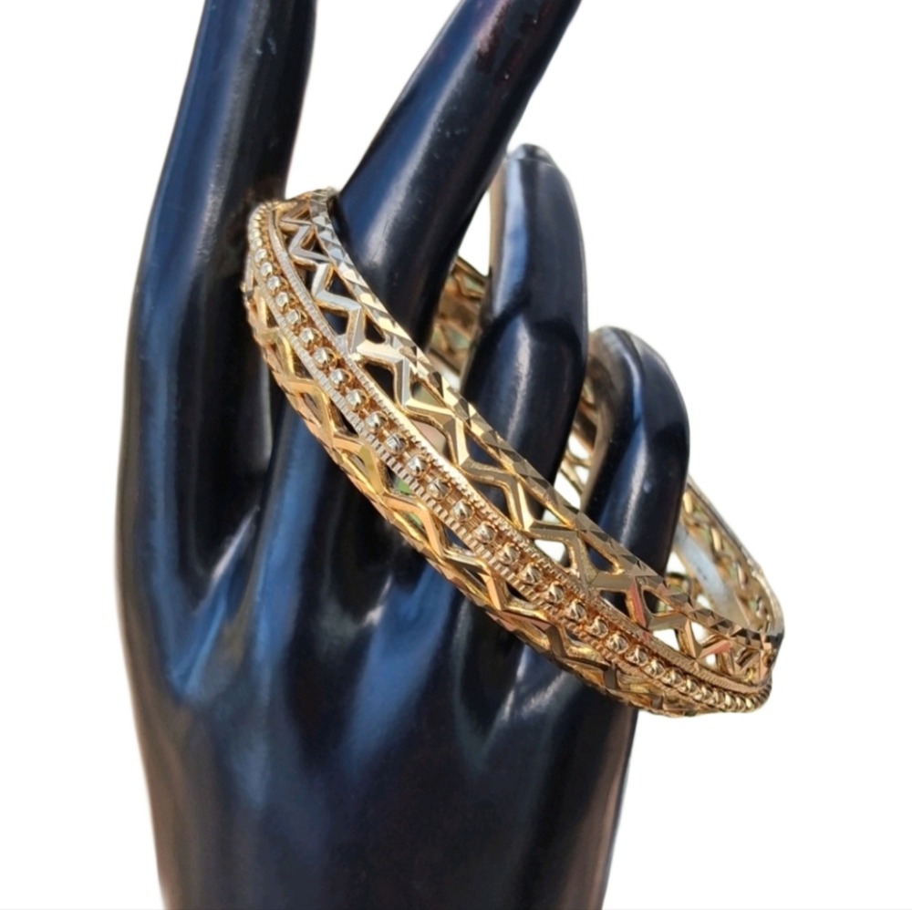 Vintage Gold Tone Diamond Cut Bangle Bracelet Etched Zig Zag Stackable